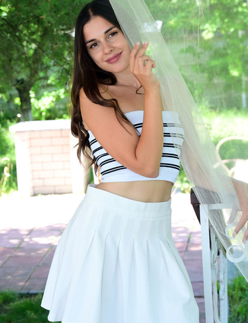 Gusty Show one's age